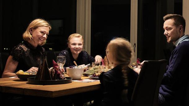 Julehygge - familie spiser